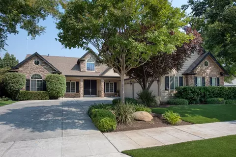 193 Powers Ave, Clovis, CA 93619 photo 1