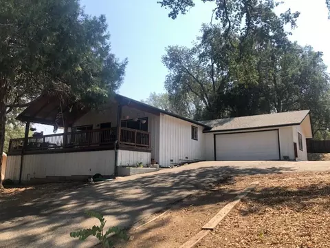 45926 Duke Cir, Oakhurst, CA 93644 photo 1