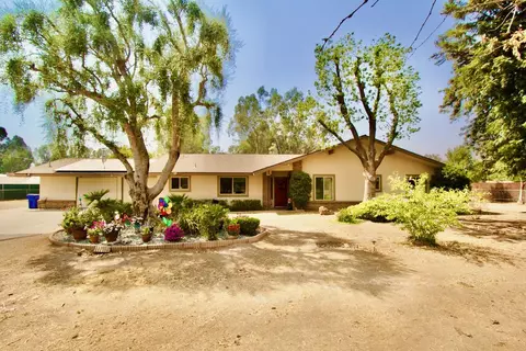 8803 N Thompson Ave, Clovis, CA 93619 photo 1