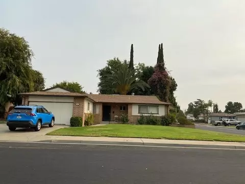 198 W Holland Ave, Clovis, CA 93612 photo 1
