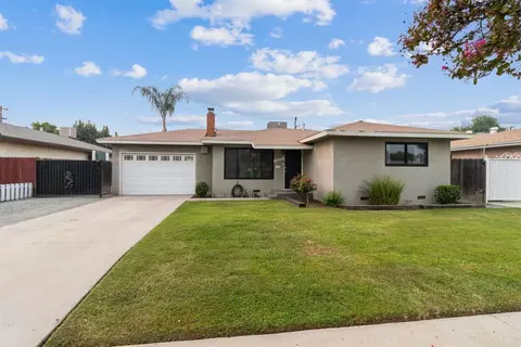 4422 E Ashcroft Ave, Fresno, CA 93726 photo 1