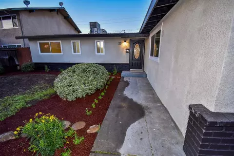25 Pico Ave, Clovis, CA 93612 photo 1