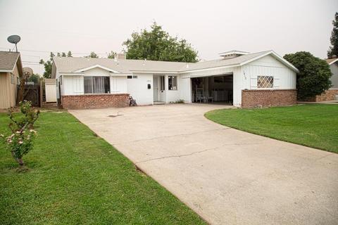 1813 3rd St, Sanger, CA 93657 photo 1