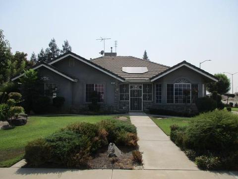 613 Citrus Ave, Fowler, CA 93625 photo 1