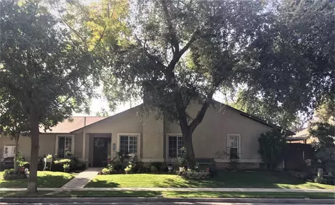 748 Spruce Ave, Clovis, CA 93611 photo 1