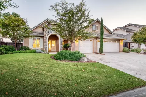 10607 E Duckpoint Way, Clovis, CA 93619 photo 1