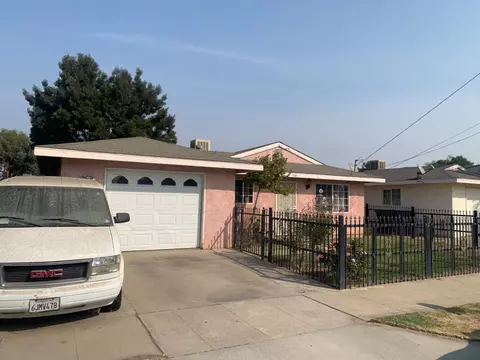 909 Clark St, Madera, CA 93638 photo 1