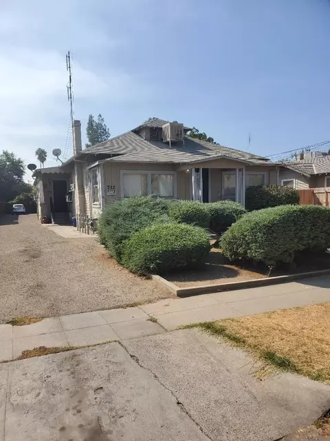 732 E Dennett Ave, Fresno, CA 93728 photo 1