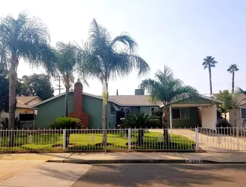 1807 3rd St, Sanger, CA 93657 photo 1