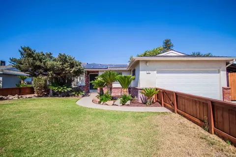 1521 Rall Ave, Clovis, CA 93611 photo 1