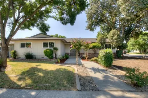 1676 Portals Ave, Clovis, CA 93611 photo 1