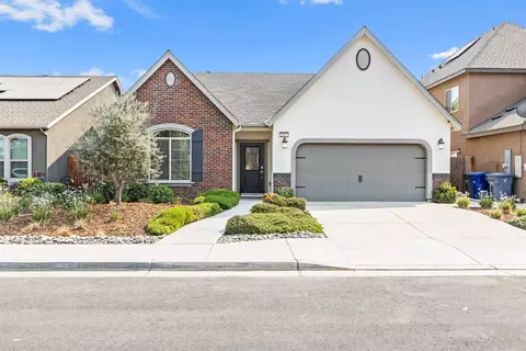 2137 Junipero Ave, Clovis, CA 93619 photo 1