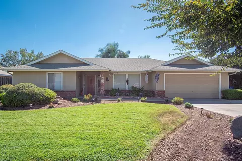 695 E Ann Dr, Reedley, CA 93654 photo 1