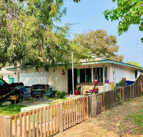 625 Deerwood Dr, Madera, CA 93637 photo 1