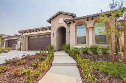 2816 Deauville Ave NE, Clovis, CA 93619 photo 1