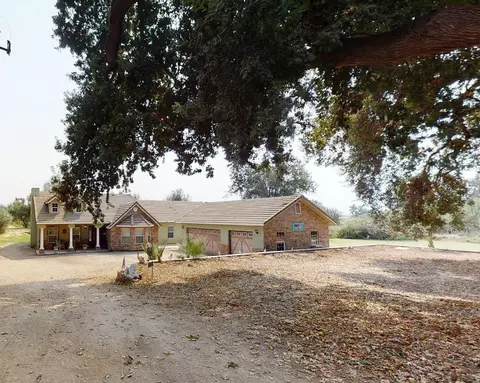 17265 Trimmer Spring Rd E, Sanger, CA 93657 photo 1