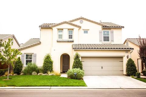 4240 Heritage Ln, Clovis, CA 93619 photo 1