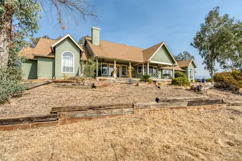 13810 Oak View Dr, Prather, CA 93651 photo 1