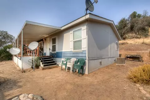 32016 E Trimmer Springs Rd, Sanger, CA 93657 photo 1