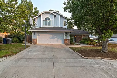 1027 Palo Alto Ave, Clovis, CA 93612 photo 1