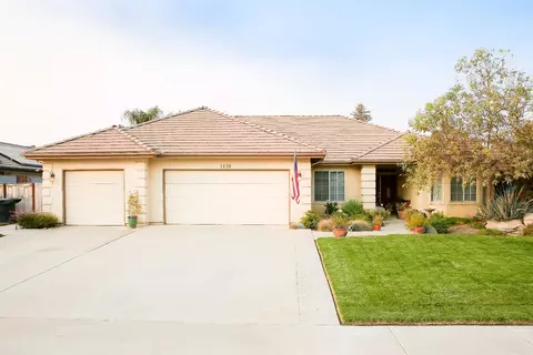 1430 E Laura Ct, Visalia, CA 93292 photo 1