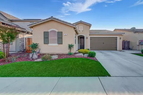 747 Maine Ave, Clovis, CA 93619 photo 1