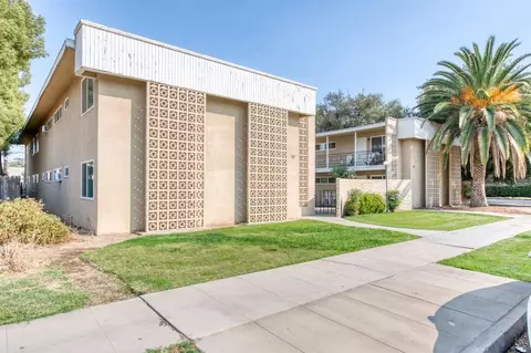 121 S L St, Madera, CA 93637 photo 1