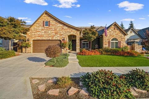 531 W Warwick Ave, Clovis, CA 93619 photo 1