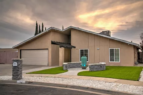 3411 N 3rd St, Fresno, CA 93726 photo 1