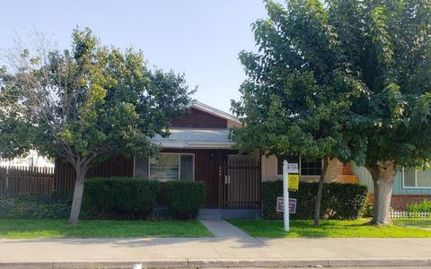 240 E Cedar Ave, Coalinga, CA 93210 photo 1