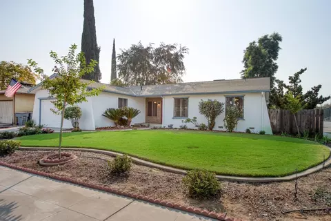 394 W Ashcroft Ave, Clovis, CA 93612 photo 1