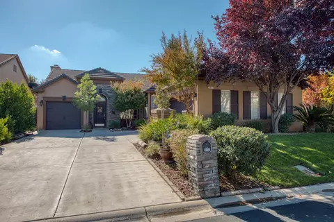 10417 E Lylewood Way, Clovis, CA 93619 photo 1