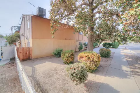 124 N K St, Madera, CA 93637 photo 1