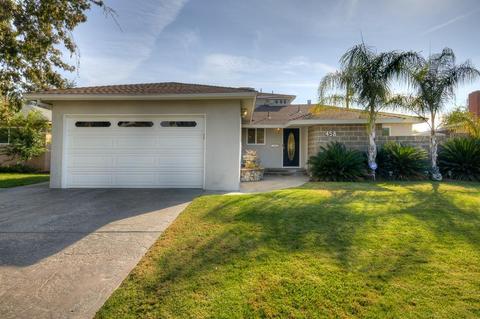 458 W Dennis Dr, Clovis, CA 93612 photo 1
