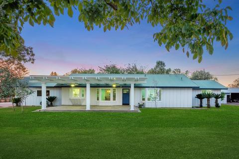 8047 N Highland Ave, Clovis, CA 93619 photo 1