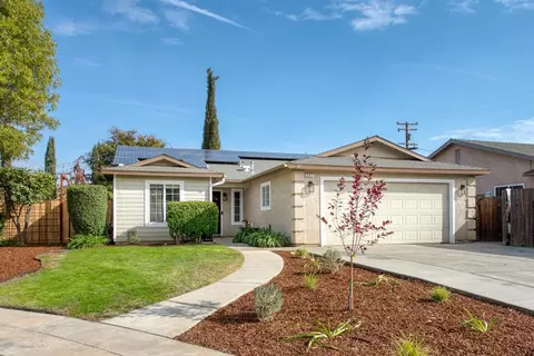 367 N Phillip Ave, Clovis, CA 93612 photo 1