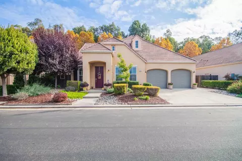 948 Moody Ave, Clovis, CA 93619 photo 1