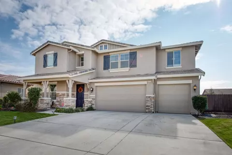 975 E Skylar Ave, Fowler, CA 93625 photo 1