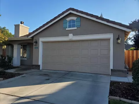 2074 Pinehurst Ct, Merced, CA 95340 photo 1