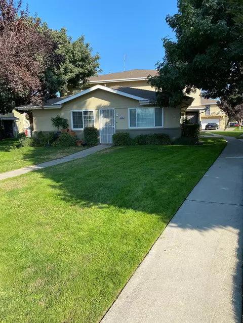 2231 Sylmar Ave #2, Clovis, CA 93612 photo 1