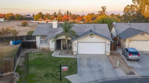 4965 E Burns Ave, Fresno, CA 93725 photo 1