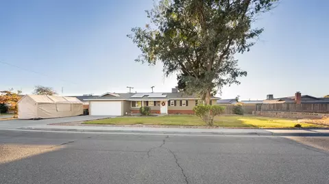 351 W Spring Ln, Lemoore, CA 93245 photo 1