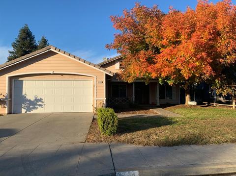 2743 Mitchell Ave, Clovis, CA 93611 photo 1
