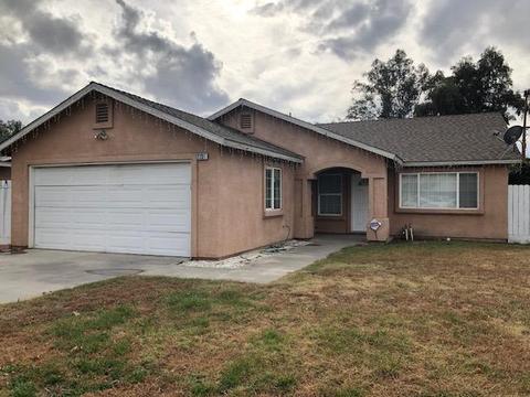 2231 Young St, Selma, CA 93662 photo 1