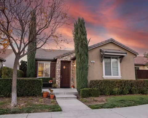 3945 Richmond Ave, Clovis, CA 93619 photo 1
