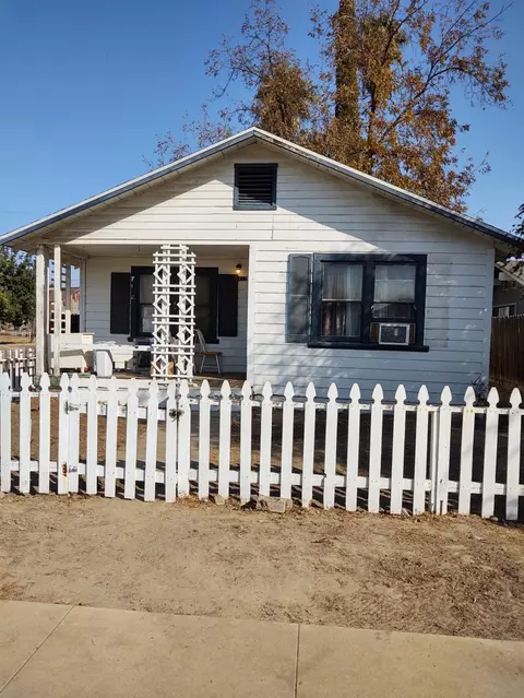 117 S 9th St, Fowler, CA 93625 photo 1