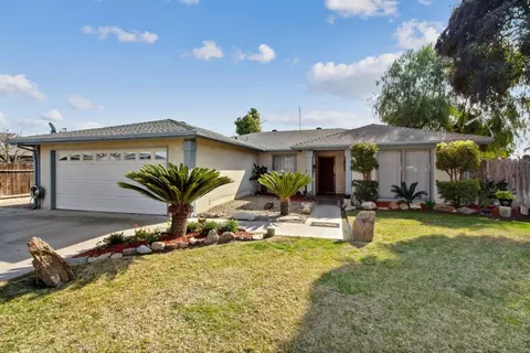 810 N Cedar Ln, Dinuba, CA 93618 photo 1