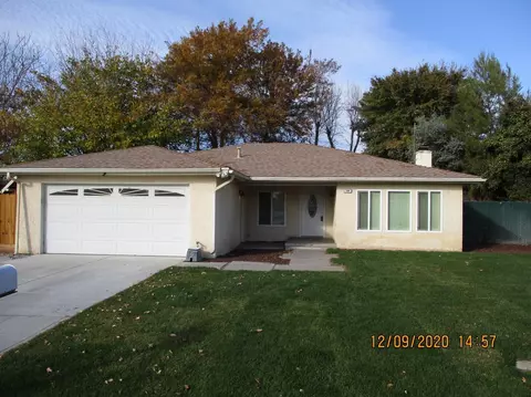 544 Autumn Ct, Madera, CA 93637 photo 1