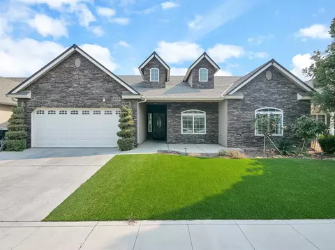 259 E Beech Ave, Reedley, CA 93654 photo 1