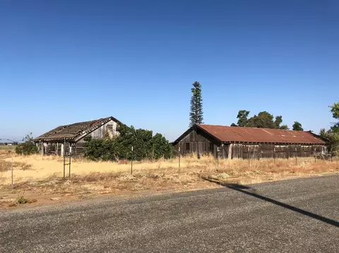 8889 N Thompson Ave, Clovis, CA 93619 photo 1
